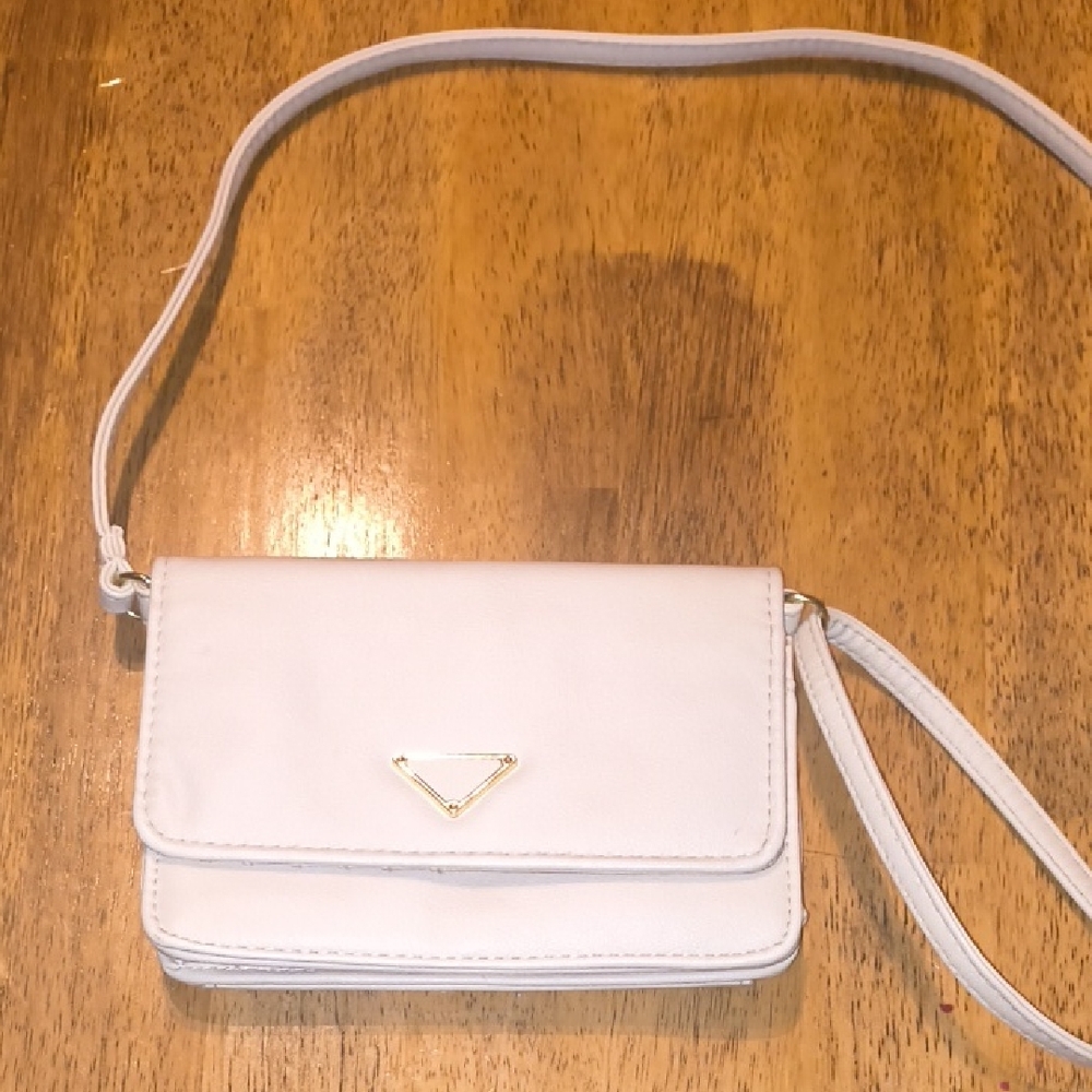 Elegant White Crossbody Bag
